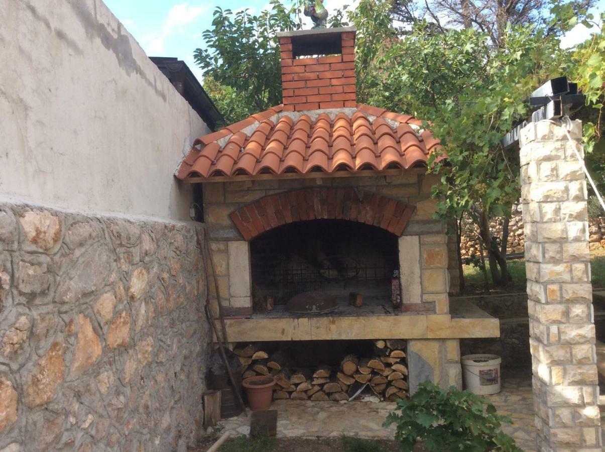 Apartman Nadia Karlobag Bagian luar foto