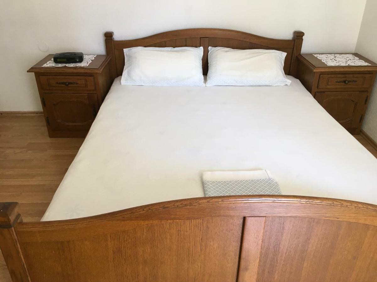 Apartman Nadia Karlobag Bagian luar foto