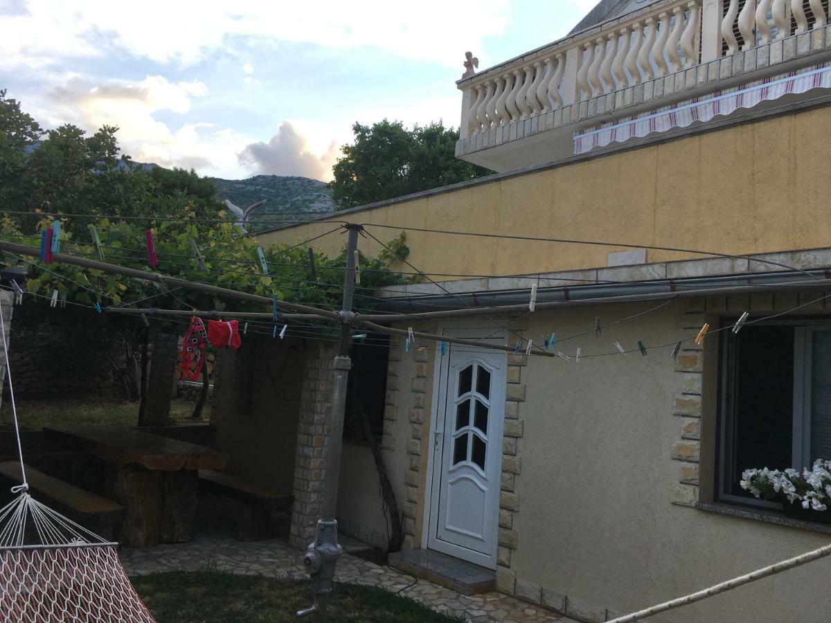 Apartman Nadia Karlobag Bagian luar foto