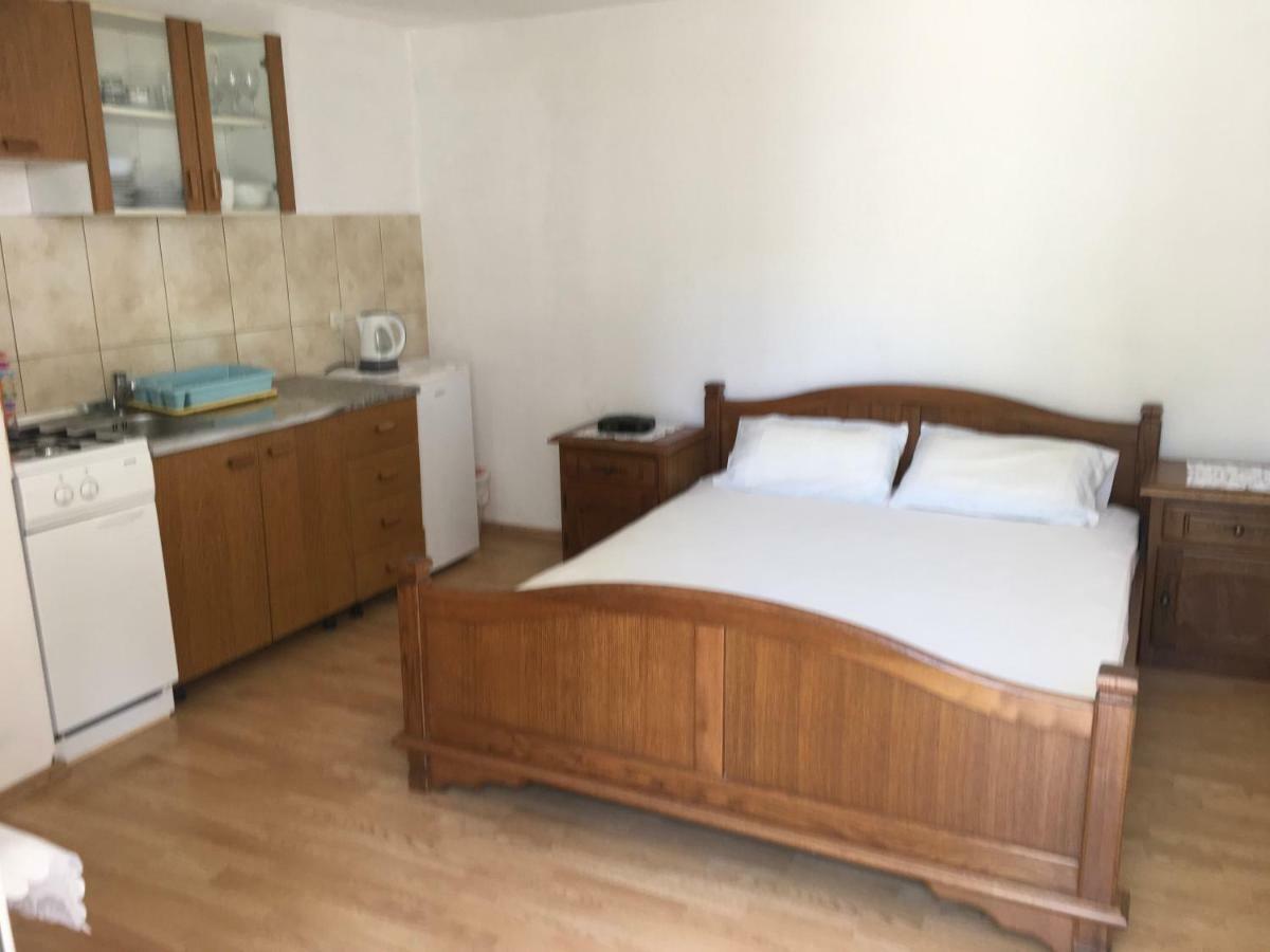 Apartman Nadia Karlobag Bagian luar foto